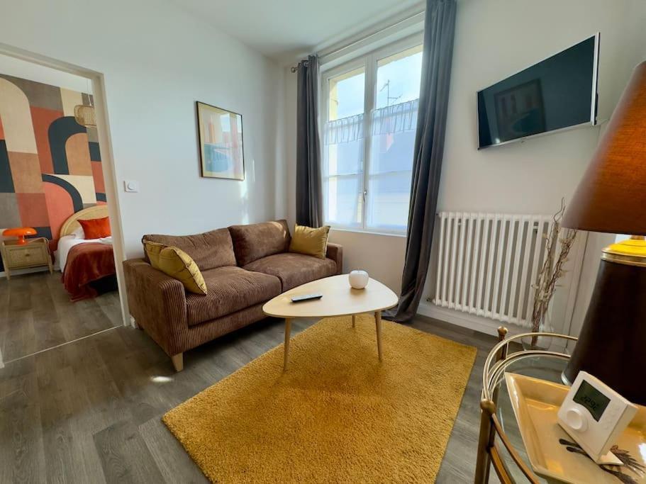 Le Seventies Apartment Saumur Bagian luar foto